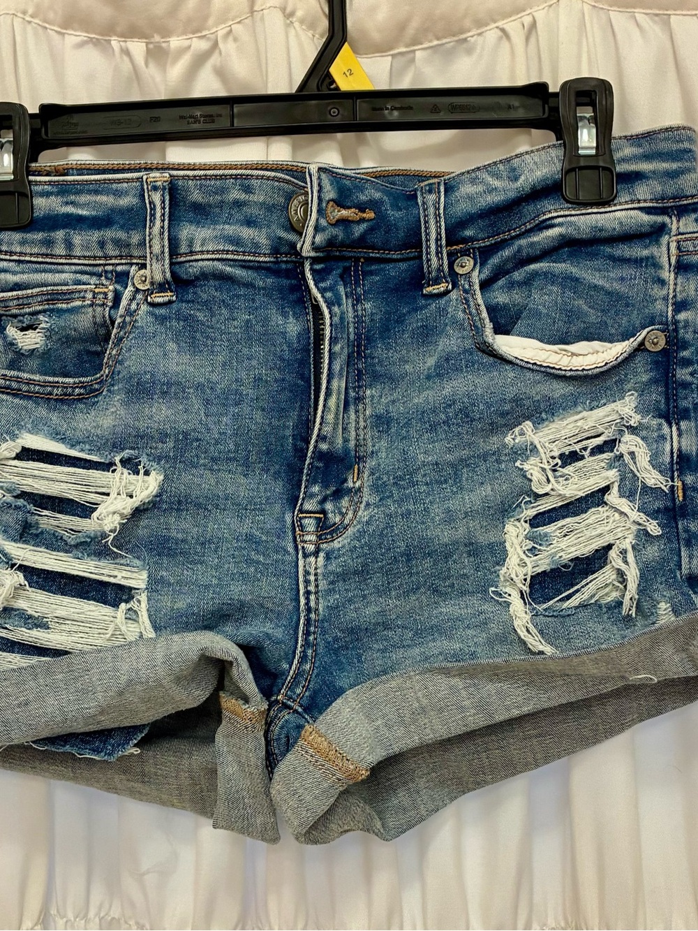 American Eagle Distressed Blue Denim Cutoff Shorts🌺